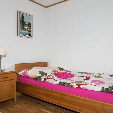 3b Apartment *